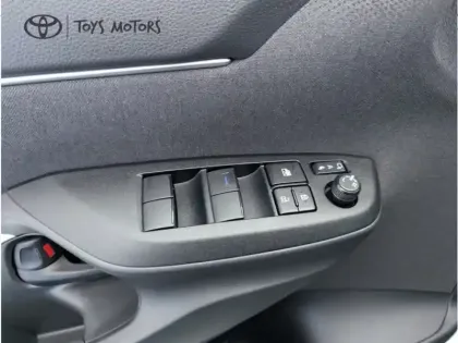 Photo 14 Toyota Yaris Hybride 1.5 HYBRID 116H DESIGN AWD AUTO