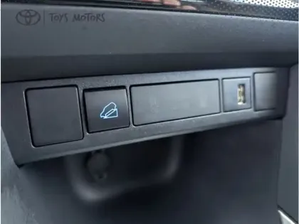 Photo 21 Toyota Yaris Hybride 1.5 HYBRID 116H DESIGN AWD AUTO