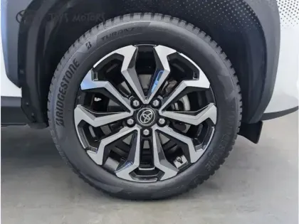 Photo 6 Toyota Yaris Hybride 1.5 HYBRID 116H DESIGN AWD AUTO