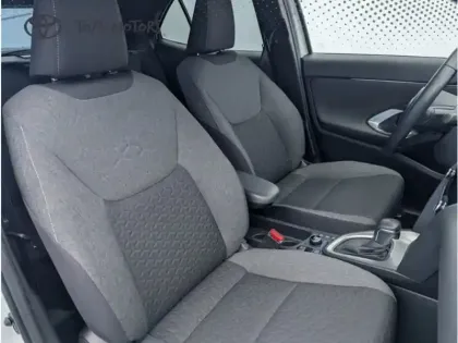 Photo 11 Toyota Yaris Hybride 1.5 HYBRID 116H DESIGN AWD AUTO