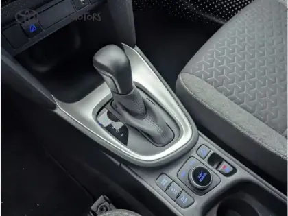 Photo 22 Toyota Yaris Hybride 1.5 HYBRID 116H DESIGN AWD AUTO