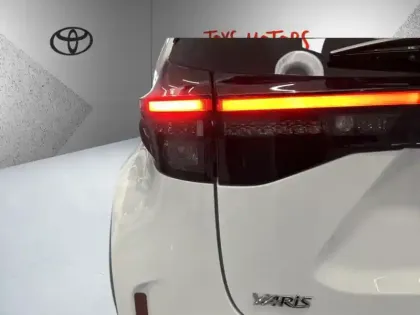 Photo 15 Toyota Yaris Hybride 1.5 HYBRID 130H DESIGN AUTO 2WD