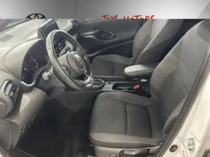 Photo 13 Toyota Yaris Hybride 1.5 HYBRID 130H DESIGN AUTO 2WD