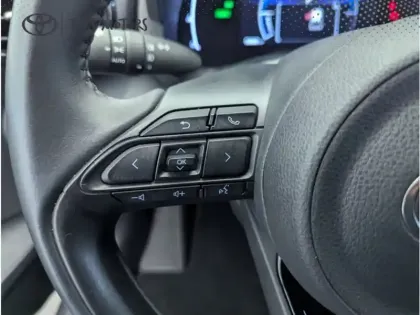 Photo 17 Toyota Yaris Hybride 1.5 HYBRID 116H DESIGN