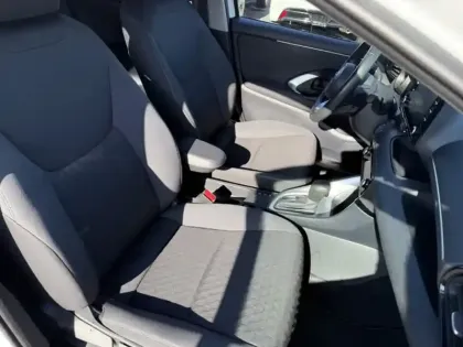 Photo 11 Toyota Yaris Hybride 116h Design Pack