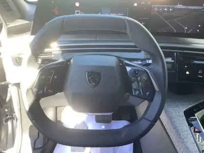 Photo 17 Peugeot 3008 Nouveau Hybrid 136 e-DCS6 Allure