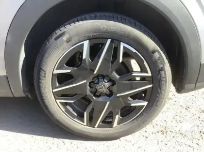 Photo 8 Peugeot 3008 Nouveau Hybrid 136 e-DCS6 Allure