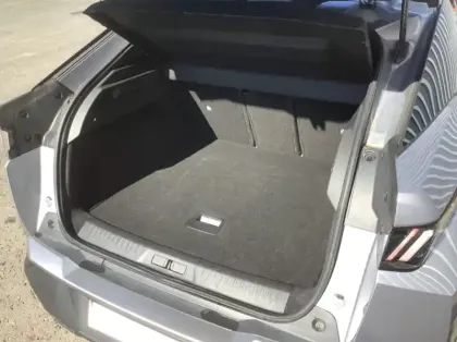 Photo 9 Peugeot 3008 Nouveau Hybrid 136 e-DCS6 Allure