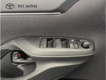 Photo 13 Toyota Yaris Hybride 1.5 HYBRID 116H DESIGN AUTO 2WD