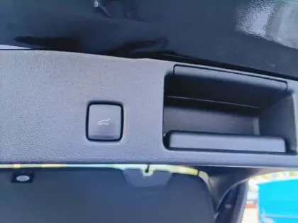 Photo 18 Ford Kuga 2.5 Duratec 180ch Hybrid FlexiFuel ST-Line X Powershift