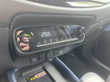 Photo 16 Toyota Aygo Hybride 116h Graphic Zen