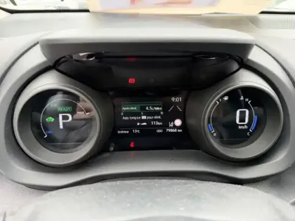 Photo 14 Toyota Yaris Hybride 116h Design