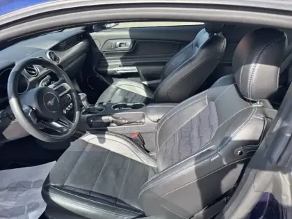 Photo 9 Ford Mustang Fastback 5.0 V8 450ch 55