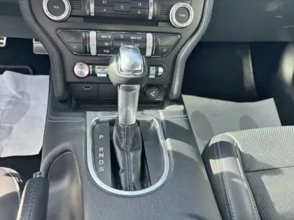 Photo 7 Ford Mustang Fastback 5.0 V8 450ch 55