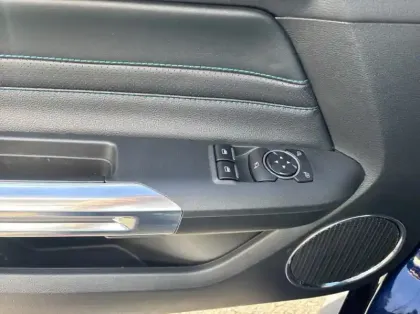 Photo 5 Ford Mustang Fastback 5.0 V8 450ch 55