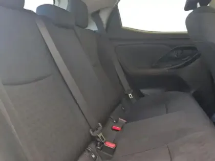 Photo 13 Toyota Yaris  116h Design 5p