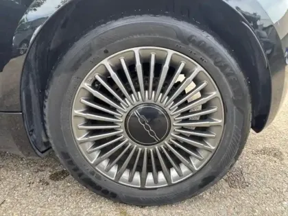 Photo 11 Fiat 500  e 118ch Icône