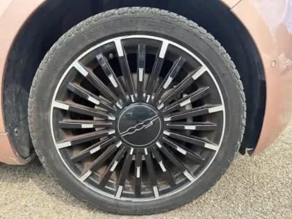 Photo 13 Fiat 500  3+1 e 118ch La Prima