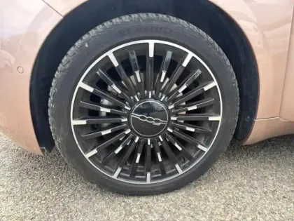 Photo 10 Fiat 500  3+1 e 118ch La Prima