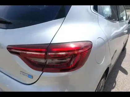 Photo 13 Renault Clio  1.6 E-Tech hybride 140ch RS Line -21N