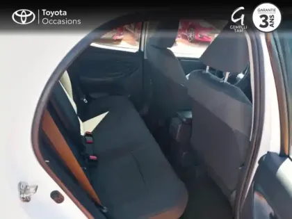 Photo 6 Toyota Yaris  116h France 5p