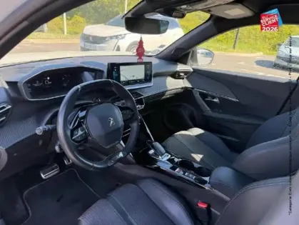 Photo 14 Peugeot 2008  e- 136ch GT