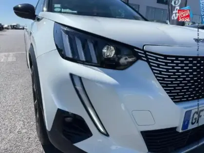 Photo 27 Peugeot 2008  e- 136ch GT