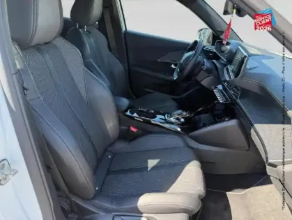 Photo 19 Peugeot 2008  e- 136ch GT