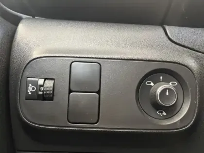 Photo 13 Citroën C3  1.2 PureTech 110ch S&S Shine Pack  EAT6