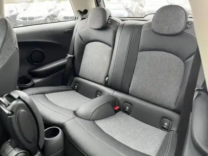 Photo 6 Mini Mini  Cooper 136ch  Edition Greenwich BVA7