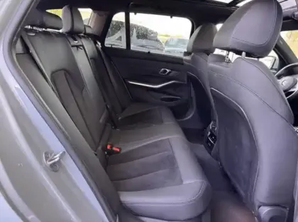 Photo 7 BMW Serie 3 Série 3 Touring 320dA xDrive 190ch M Sport