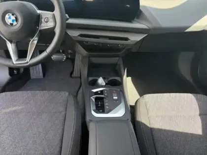 Photo 10 BMW Serie 1 Série 1 116A 122ch M Sport Design DKG7