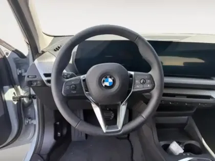 Photo 11 BMW Serie 1 Série 1 116A 122ch M Sport Design DKG7