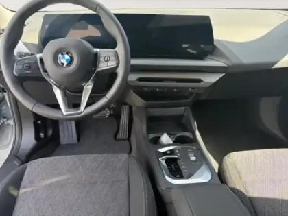 Photo 9 BMW Serie 1 Série 1 116A 122ch M Sport Design DKG7