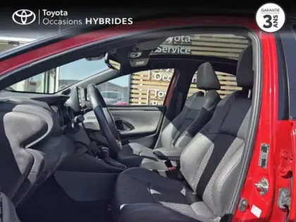 Photo 10 Toyota Yaris  116h Première 5p