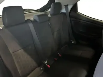 Photo 8 Toyota Yaris  116h Design 5p MC24