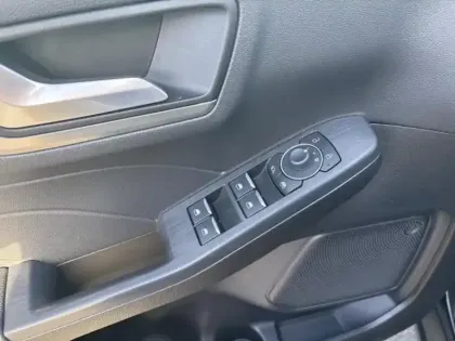 Photo 14 Ford Kuga  2.5 Duratec 180ch Hybrid FlexiFuel Titanium Powershift