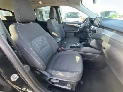 Photo 11 Ford Kuga  2.5 Duratec 180ch Hybrid FlexiFuel Titanium Powershift