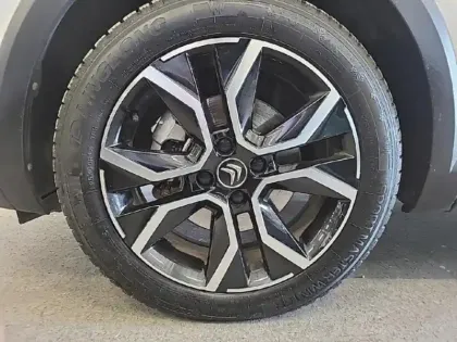 Photo 10 Citroën C4  Moteur électrique 136ch (100 kW) Shine Automatique