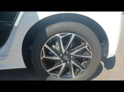 Photo 11 Toyota Yaris  116h Design 5p MY22