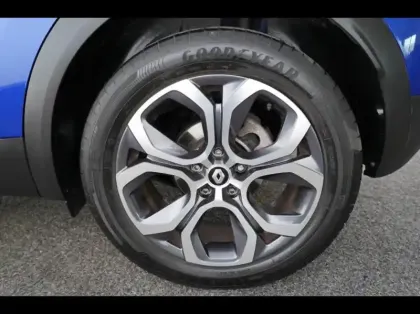 Photo 12 Renault Captur  1.6 E-Tech hybride 145ch Intens -21