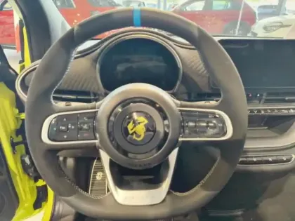 Photo 10 Abarth 500 C e 155ch 42kWh Turismo 4cv