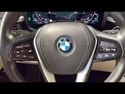 Photo 12 BMW Serie 5 Série 5 530eA 292ch Business Design Steptronic