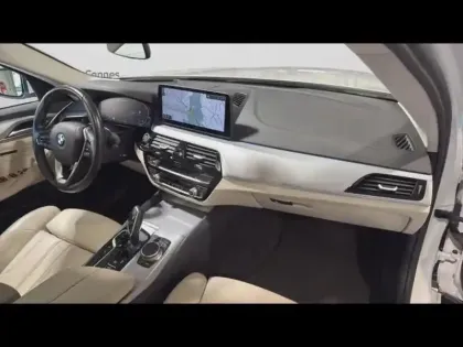 Photo 13 BMW Serie 5 Série 5 530eA 292ch Business Design Steptronic
