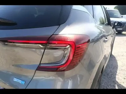 Photo 13 Renault Captur  1.6 E-Tech hybride Initiale Paris -21