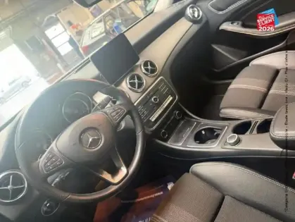 Photo 14 Mercedes GLA  180 Intuition 7G-DCT