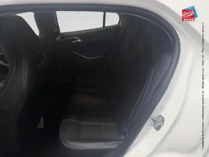 Photo 10 Mercedes GLA  180 Intuition 7G-DCT