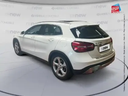 Photo 22 Mercedes GLA  180 Intuition 7G-DCT