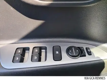 Photo 11 Kia Rio  1.0 T-GDI 120ch MHEV GT-Line DCT7