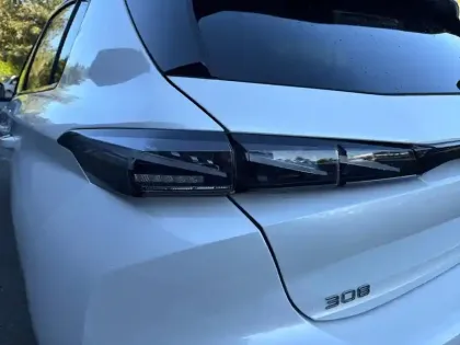 Photo 16 Peugeot 308  BlueHDi 130ch S&S EAT8